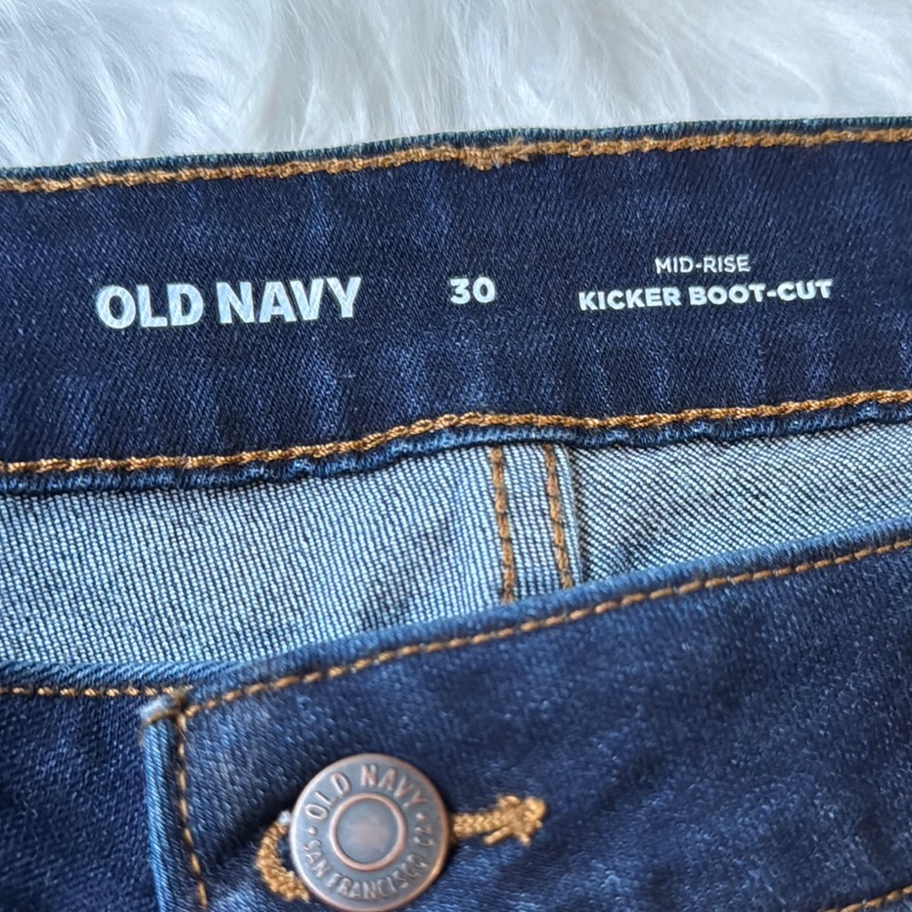 Old Navy Blue Relaxed Jeans with Indigo Fading - Picture 2 of 3